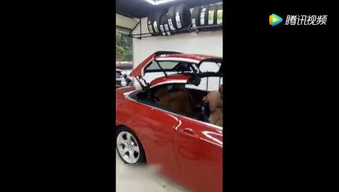 价值30万的宝马敞篷车，变形那一刻才知道贵在哪里了！