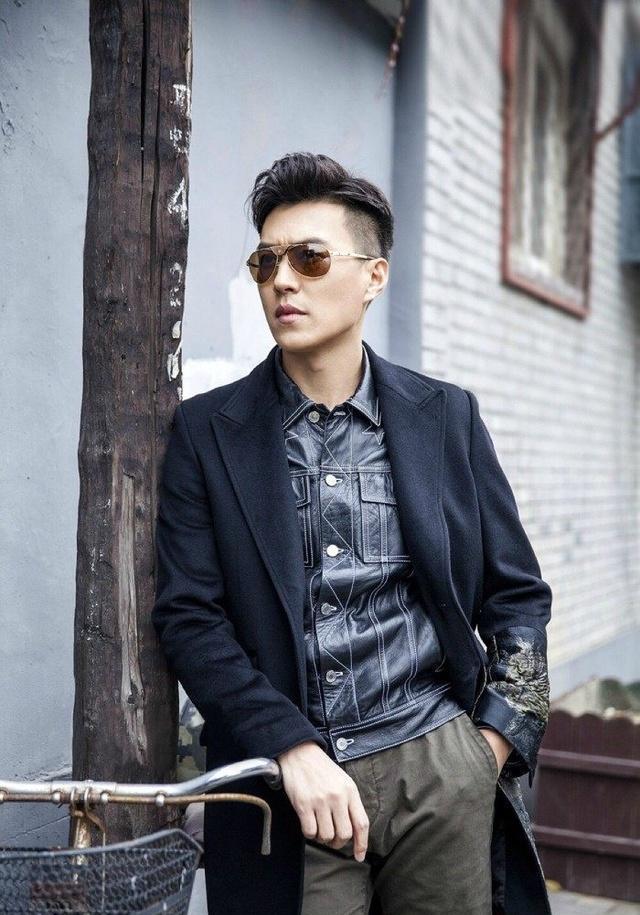 我的前半生, 靳东开的车是史上最快的宝马, 车牌成最大亮点