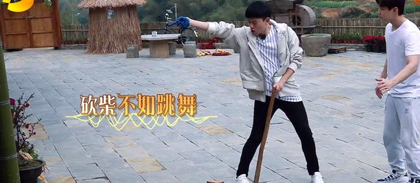 谢娜第一次见张杰就要抱,何炅道出两人恋爱实