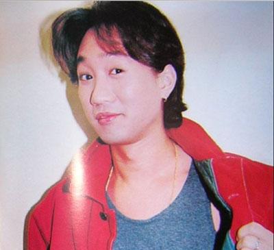 你是因为啥喜欢黄家驹? 才华长相声音还是他这