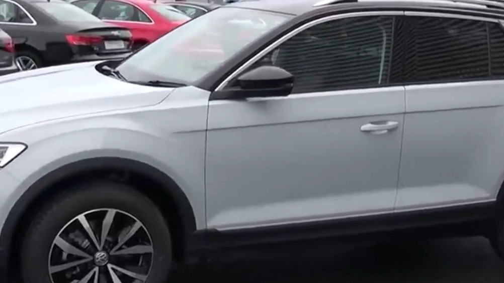 15万以内必提合资SUV,2018款大众T-ROC到店，颜值和动力都有惊...