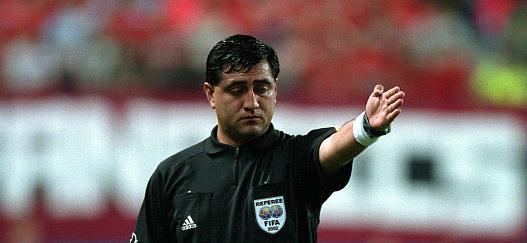 世界杯十大黑哨:韩日世界杯裁判莫雷诺领衔,光