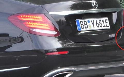 奔驰E级长轴距版德国路试