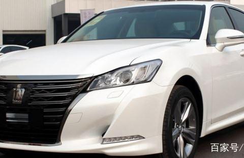 丰田皇冠报价及图片 搭载2.0升涡轮增压发动机