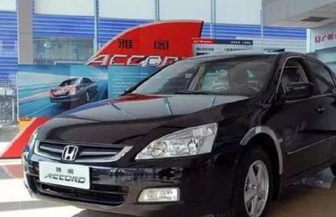 全新十代雅阁配有全景天窗，百里加速竟不到8秒，你喜欢它吗？