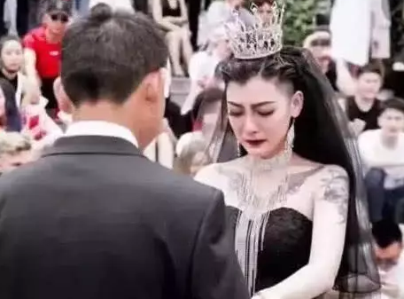 黑色婚纱新娘图片_新娘婚纱图片