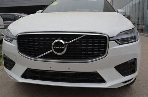 沃尔沃拼了，这车刚上市就降3万，2.0T加8AT，仅34万安全超奔驰