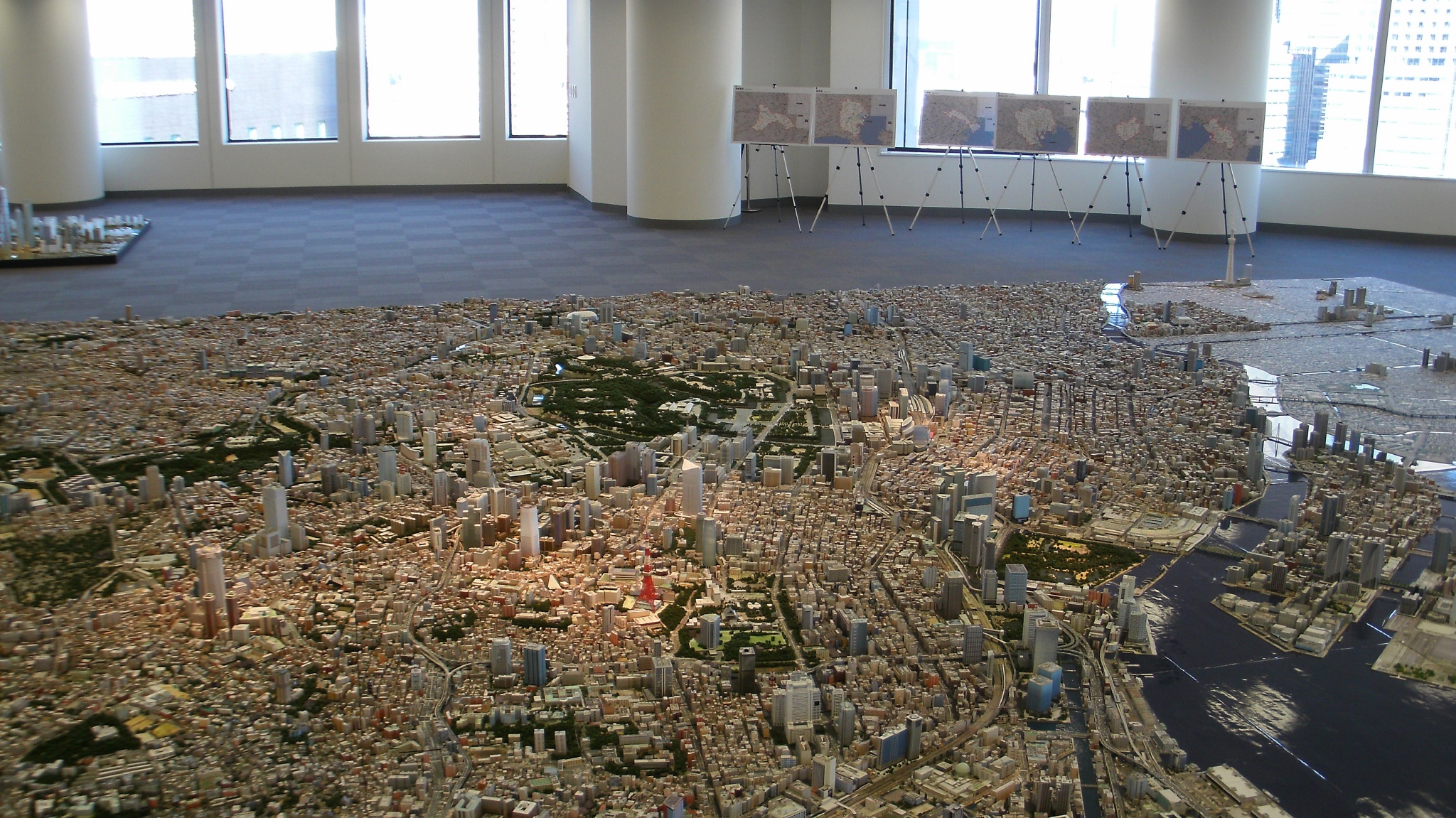 刚才说到的在六本木之丘的东京地图的模型