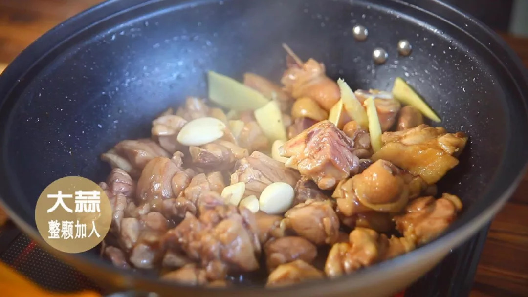 中餐厅赵薇做的爆款:香菇黄焖鸡,这样做简单又