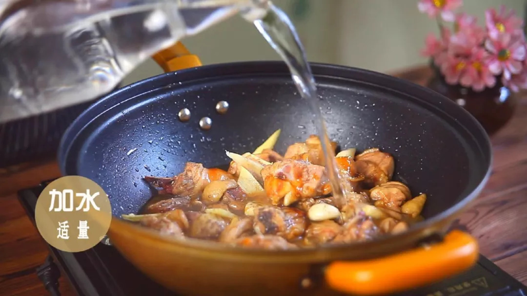 中餐厅赵薇做的爆款:香菇黄焖鸡,这样做简单又