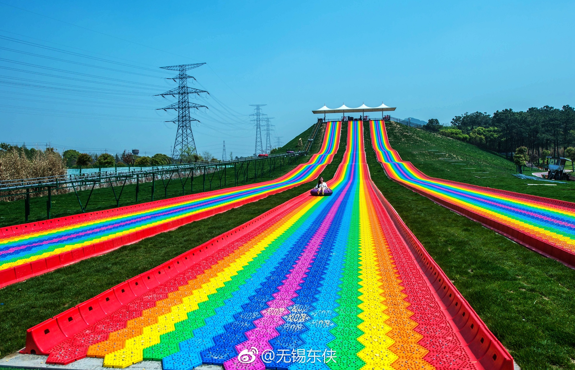 哇 ,无锡花千谷主题乐园盛开着百万郁金香