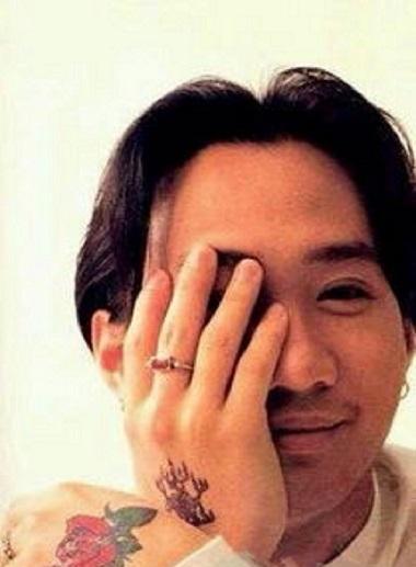 你是因为啥喜欢黄家驹? 才华长相声音还是他这