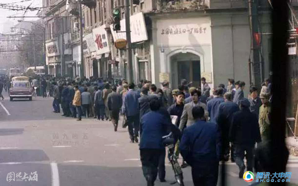 难得一见的彩色老照片 看看80年代初上海是啥