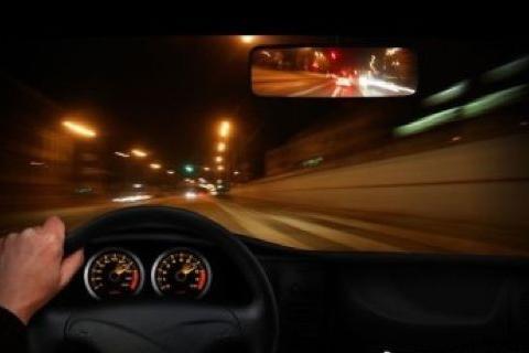 奔驰巡航失灵上演现实版生死时速，韩寒等吃瓜群众认为其中有猫腻