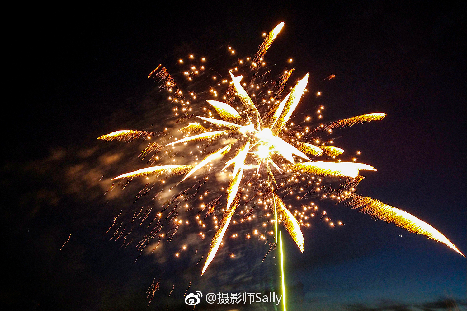 越夜越美丽.