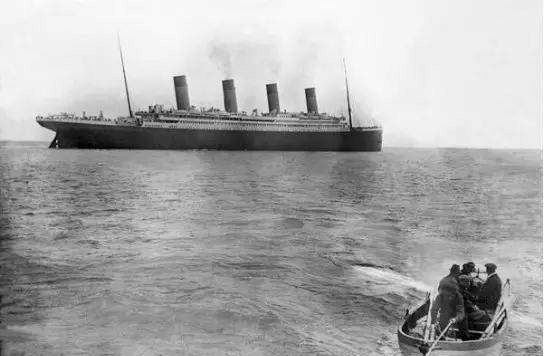 老照片: 监狱里的斯大林, 普京与里根的特别会面