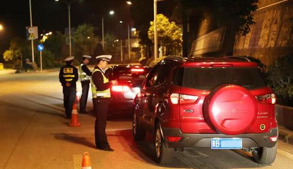 酒后躺车内休息也算酒驾?2018酒驾新规,达3个