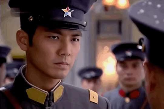 自古帅哥演员在民国制服关折了腰他们谁是你心里的白月光