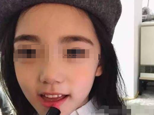 11岁女孩化妆多年,身高两年没长,知道真相后妈