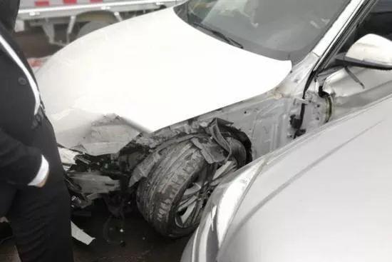 酒店员工偷开游客宝马酿车祸，维修费用20万，酒店：与我们无关！