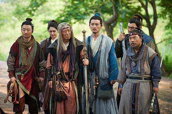 金庸武学被瑞典美女译成英文,但这些绰号和绝