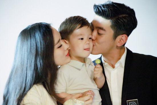 难怪嗯哼大王撩妹不慌不乱,杜江霍思燕这是真甜!这就是爱情?