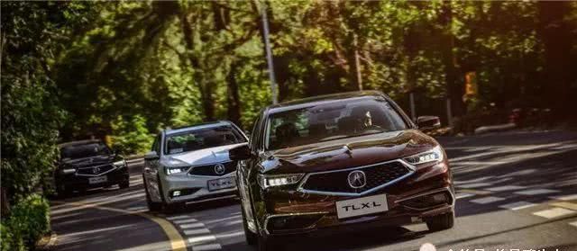 速递!新鲜的“30-50万中型三厢车“资讯全在这，看我就够了