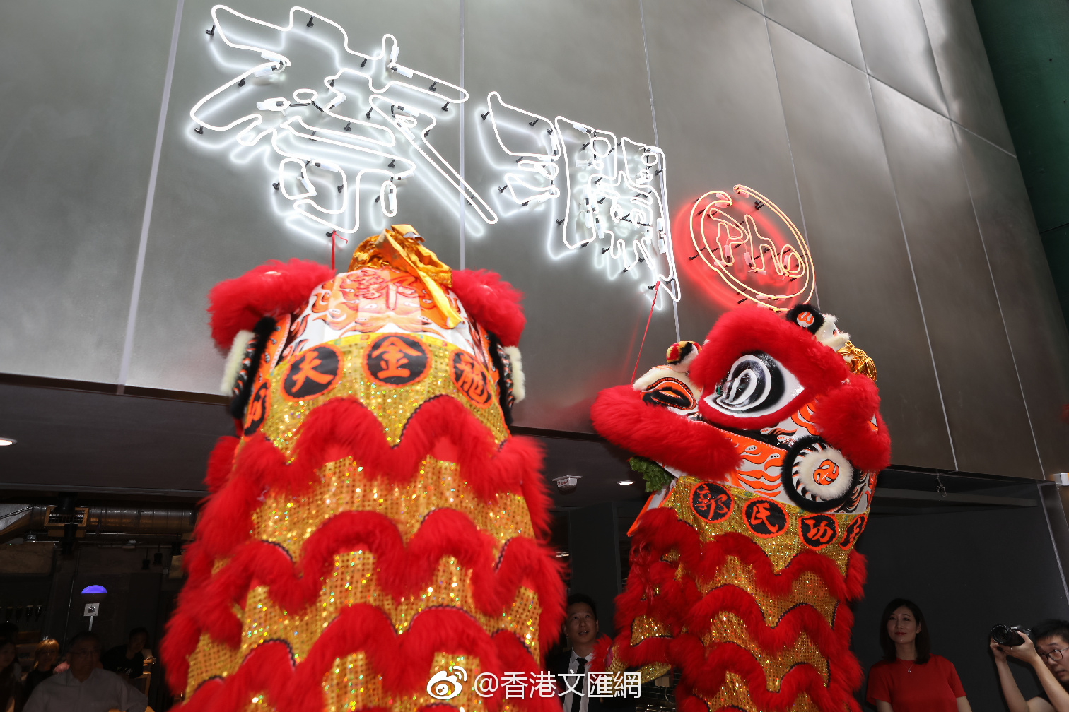 蔡澜越南粉店兰桂坊开张 好友齐贺