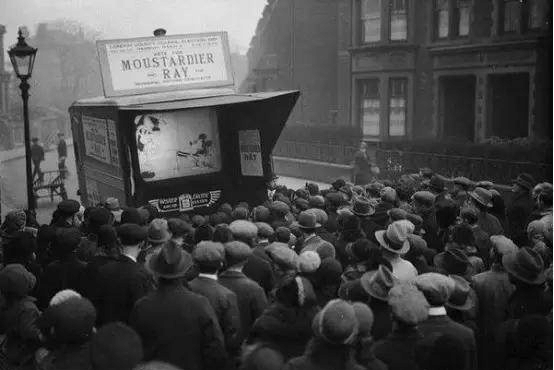 老照片: 监狱里的斯大林, 普京与里根的特别会面