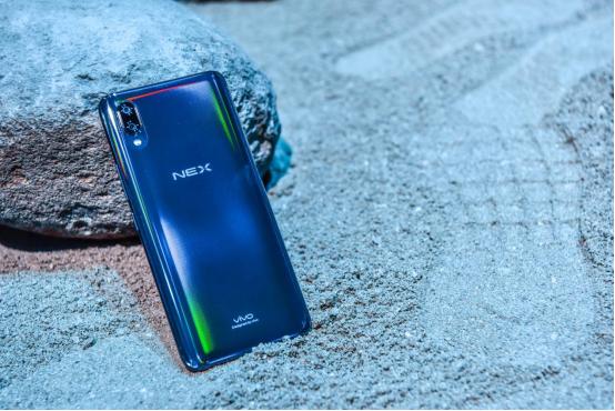 零界全面屏科技感爆表!vivo NEX 发布会现场真