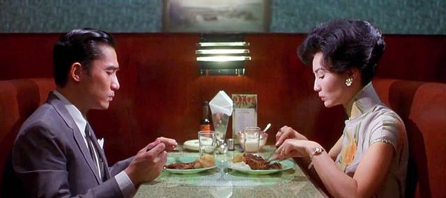 金雀餐厅 梁朝伟和张曼玉吃着牛排讨论出轨的另一半们的场景,也是