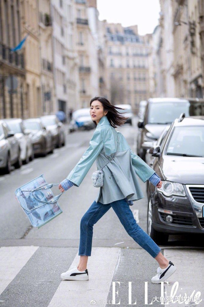 刘雯春装街拍来了, 这五套衣服都美炸了, 第三个造型看了想恋爱!