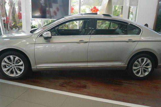 当时提车要加价，中控是一大败笔，怪不得大街上基本没见