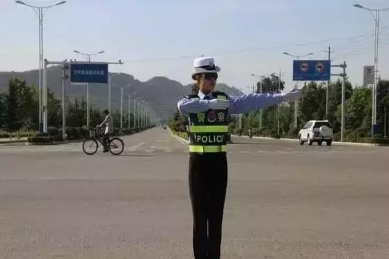 陇西最美女交警！