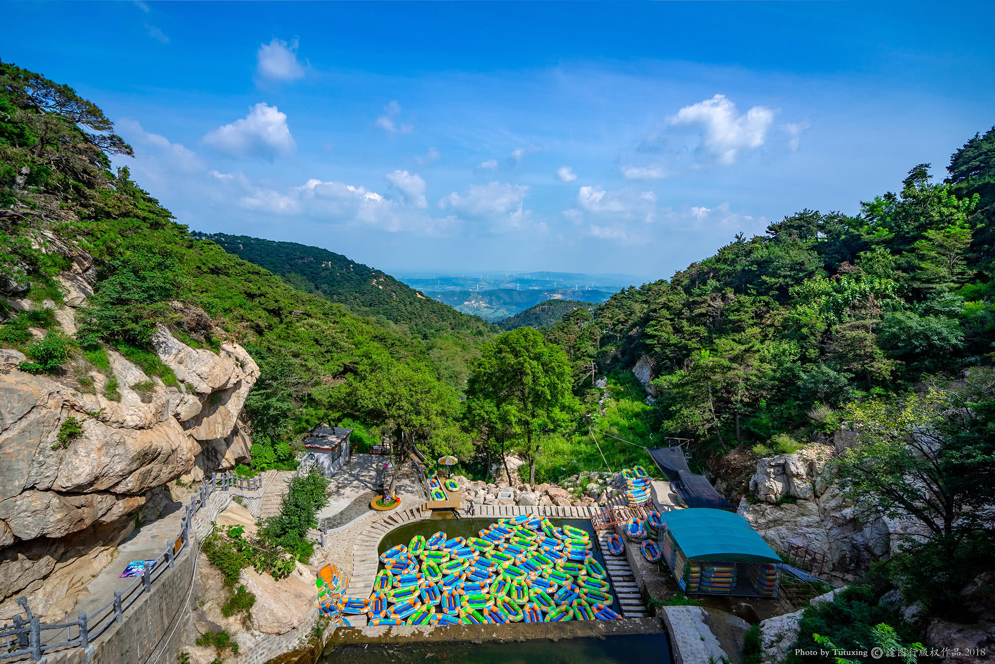 除了海边,山东的夏天这座山也是避暑胜地,景色丝毫不逊色泰山