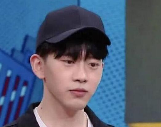 抖音小王子狒狒,人设持续坍塌,走红可还有望?