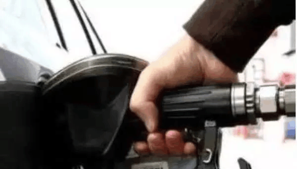 想夏天开车省油又省心! 这些方面要做到