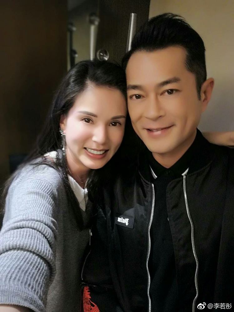 古天乐和李若彤合照,23年光阴仿佛转瞬间