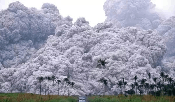 老照片: 监狱里的斯大林, 普京与里根的特别会面