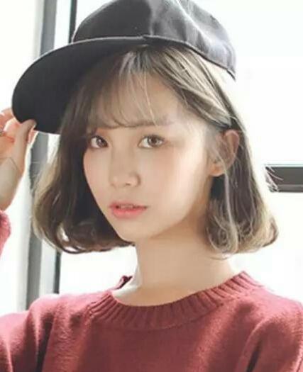 但是对于一直留长发的女生来说,是否要尝试一下短发发型,是她们一直