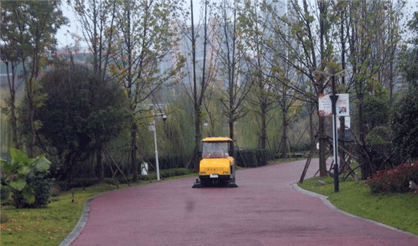 广东这家物业管理公司每天早上要求保洁阿姨列