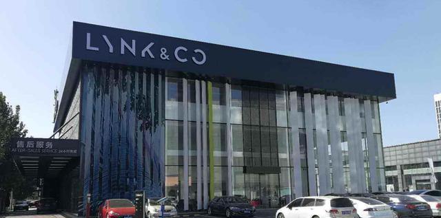 吉利领克01全LED大灯, 比路虎极光霸气, 你觉得它是一款好车吗?