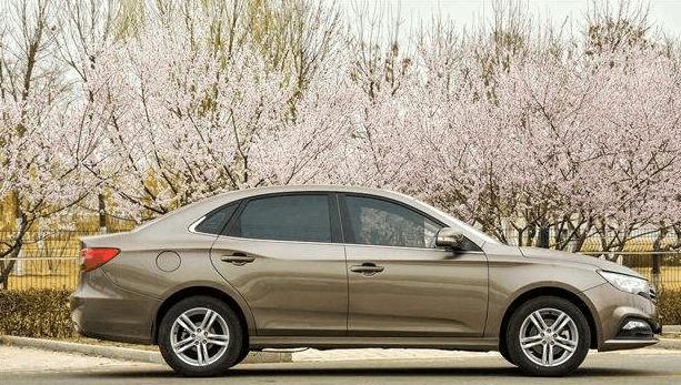 宝来底盘, 丰田变速箱, 这台国产车仅6万起, 三大件比奇瑞更好