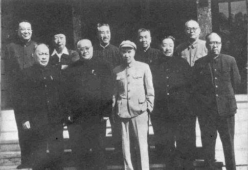 老照片: 监狱里的斯大林, 普京与里根的特别会面