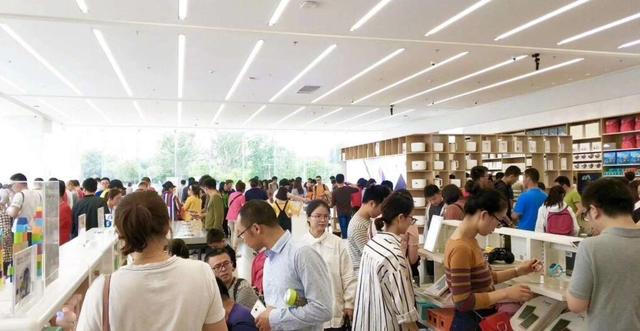 小米史上最大的实体店来了!小米之家南京旗舰