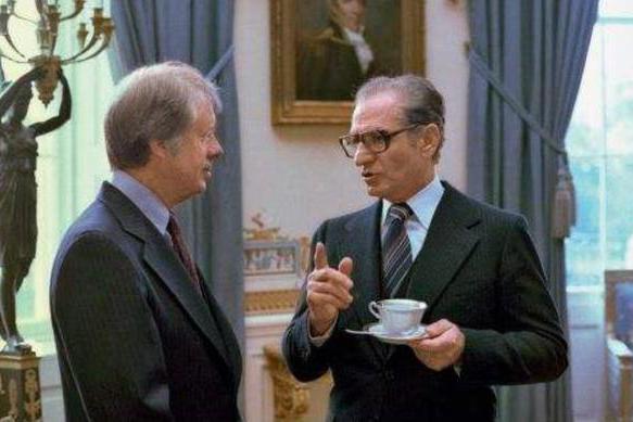 伊朗本可成为发达国家,当年却为何选择政教合