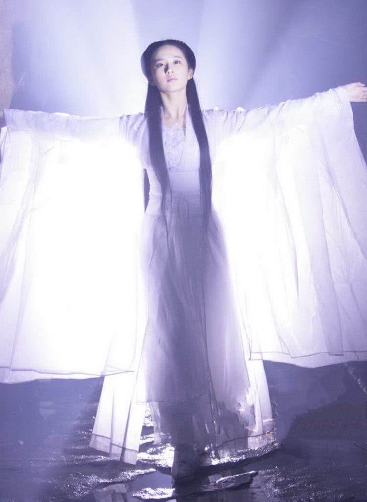 李若彤正版,刘亦菲高仿,陈妍希9块9包邮,这次翻拍小龙女怎样