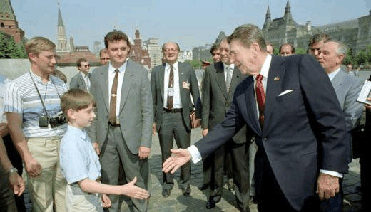 老照片: 监狱里的斯大林, 普京与里根的特别会面