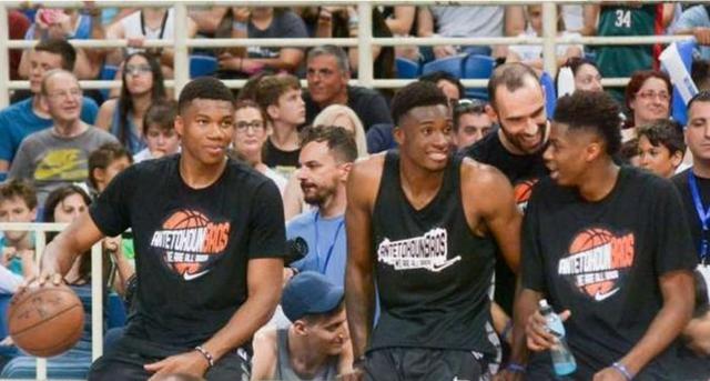 体测数据很糟糕,湖人依然试训字母弟,是在为招