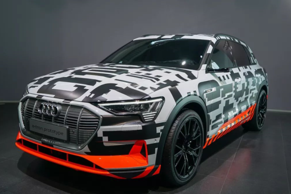 奥迪e-tron前瞻，外观朴素、性能惊艳，续航500公里，预售仅8万欧